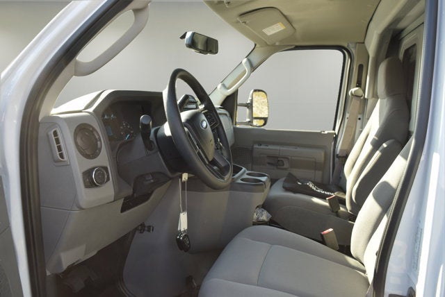 2025 Ford E-Series Cutaway BASE