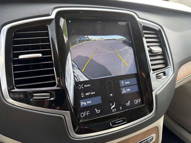 2022 Volvo XC90 Momentum